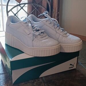 Puma Cali Wedge Tennis shoes Size 10